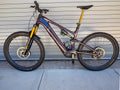 DEMO LEVO SW CARBON G4 REDPRL/BLK/METWHTSIL S5