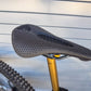 DEMO LEVO SW CARBON G4 REDPRL/BLK/METWHTSIL S3