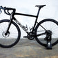 DEMO TARMAC SL8 EXPERT AXS METOBSD/REDPRL/WHT 56
